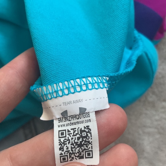 ✨2 Under Armour HeatGear Loose Fit Shirts Blue and Purple Youth size XL - Picture 12 of 14